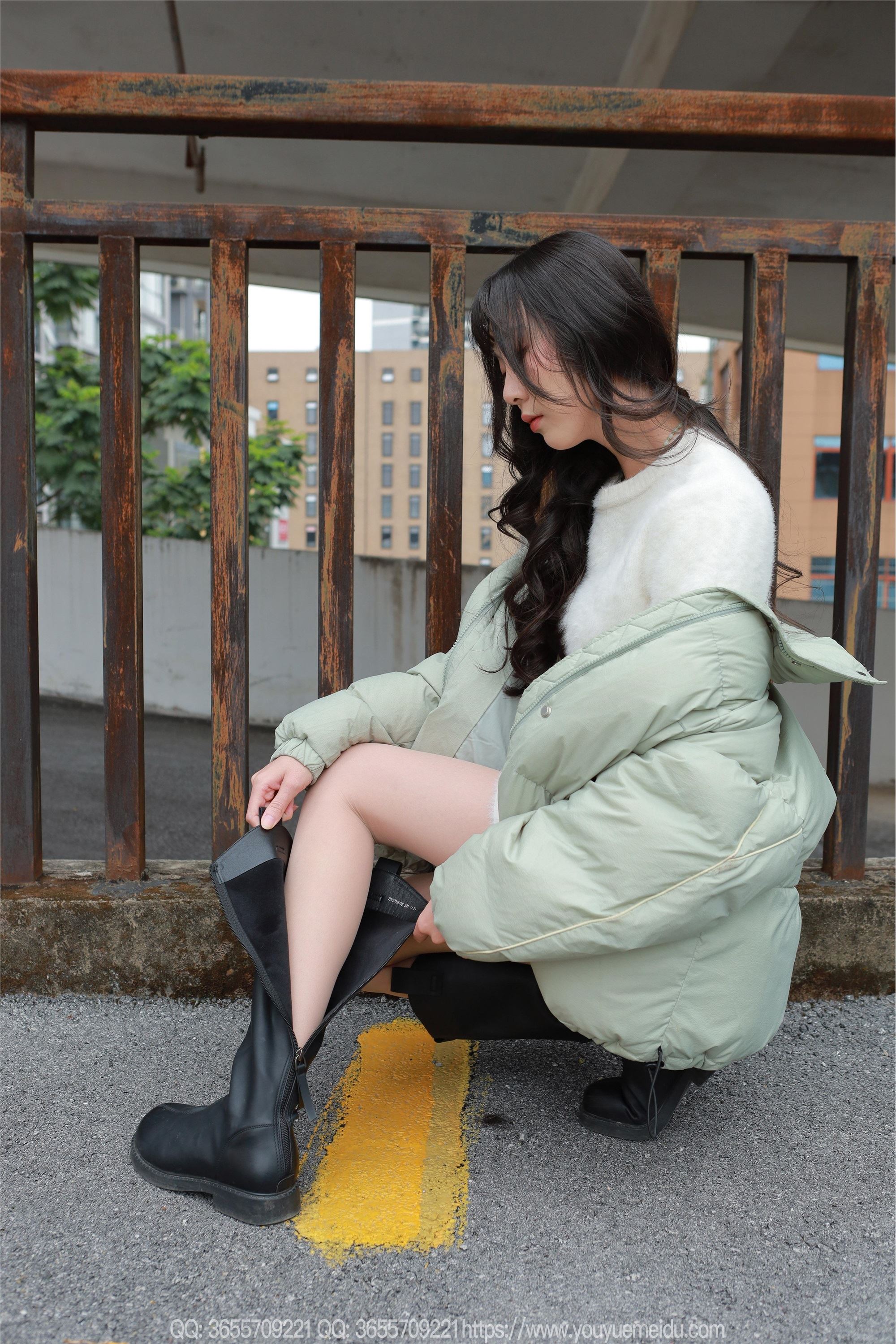 IESS异思趣向  2025.04.02 丝享家 2017 团团《长靴包臀裙（上）》